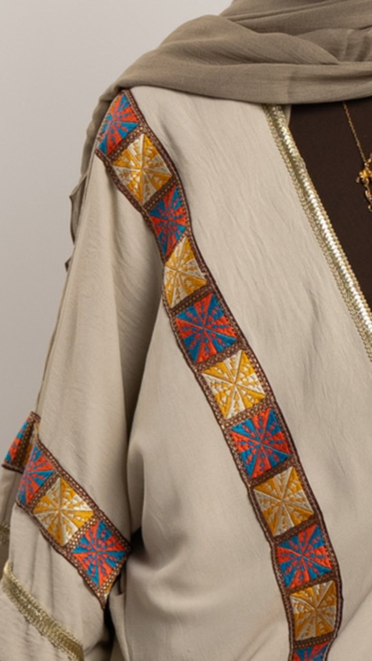 Tuba Abaya